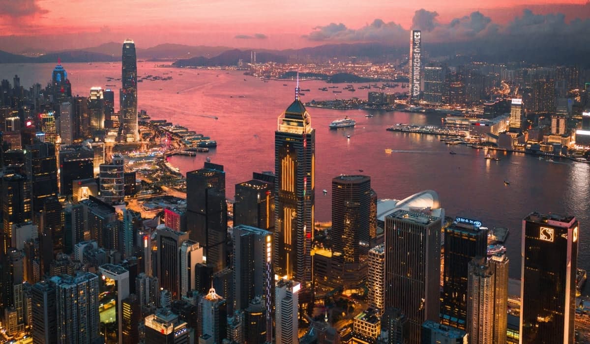 Hong Kong: eficiência extrema e o limite do produto imobiliário